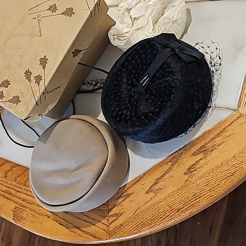 2x lot of 1930 hats 1920 hattie carnegie dayne